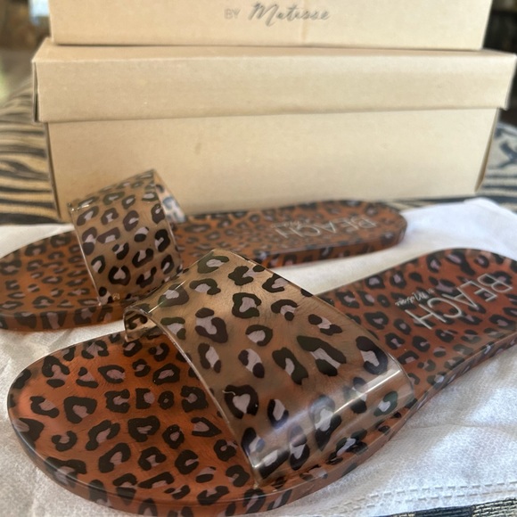 Beach by Matisse leopard slide sandals - Picture 1 of 4